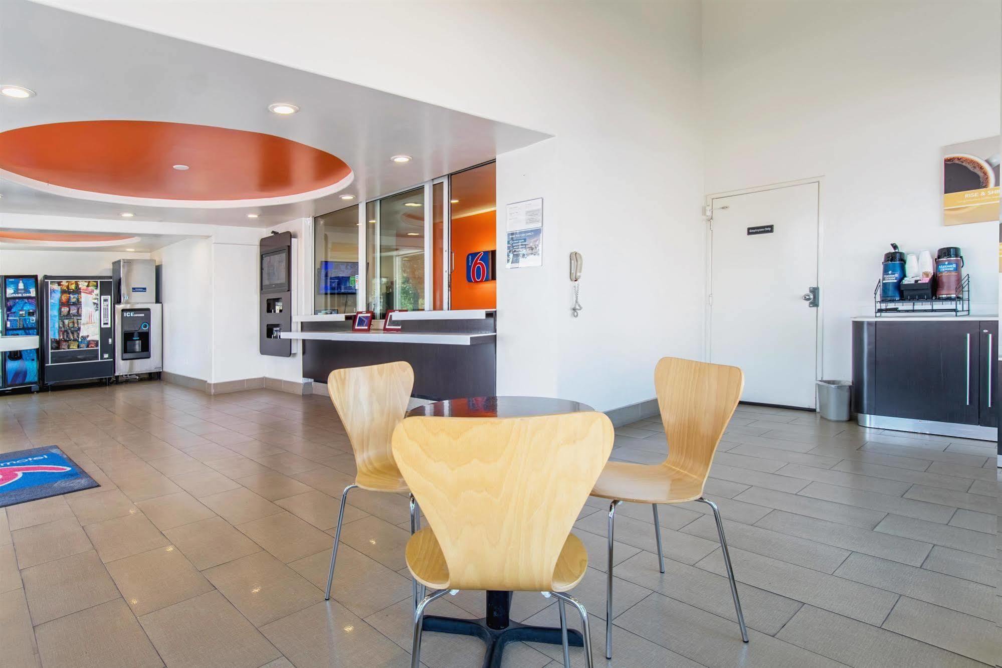 Motel 6 Victorville Exterior photo